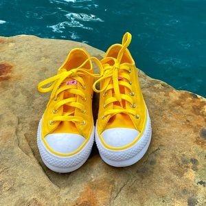 Girls Converse All Stars